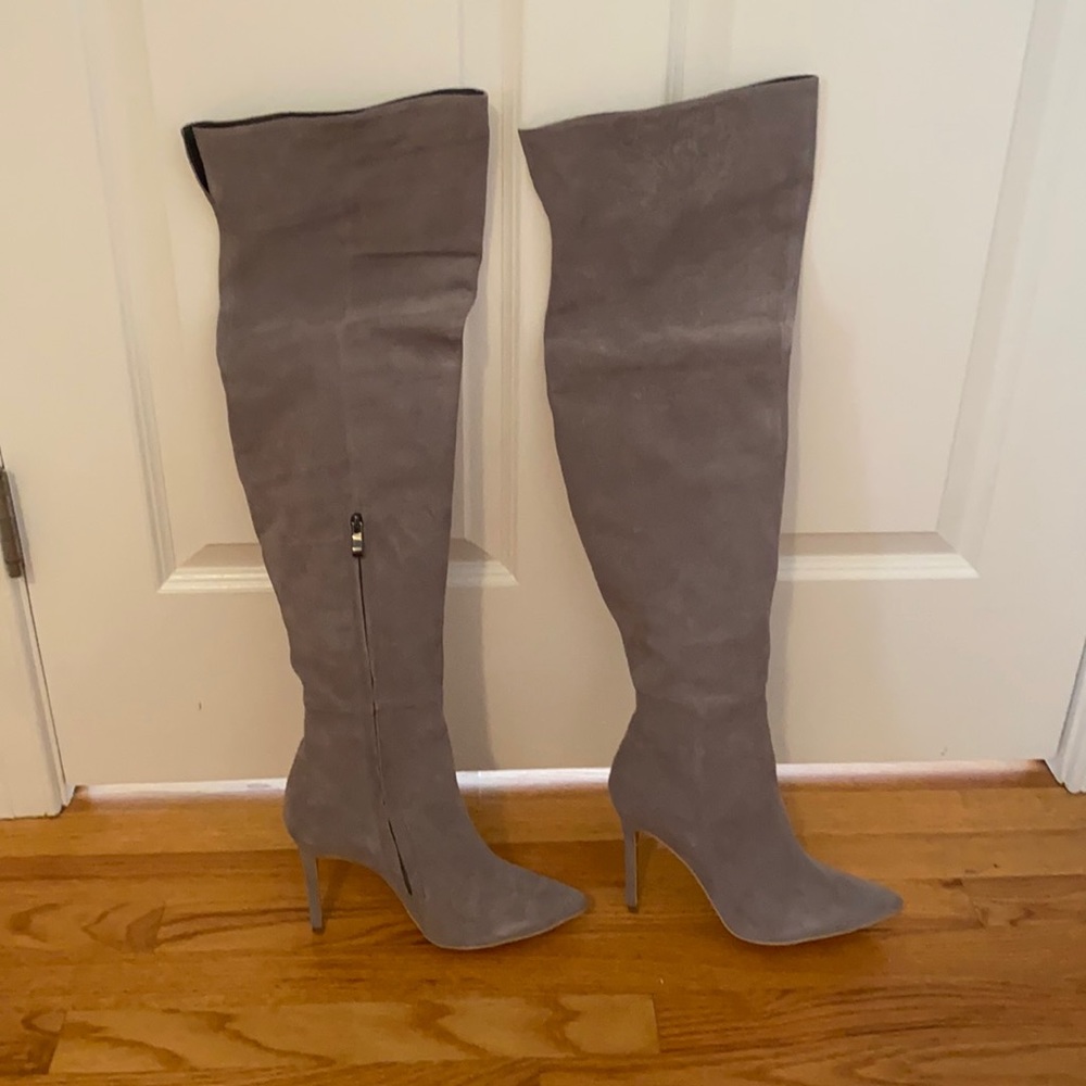 Over the knee boots 👢🎊🎊🎊 🔥